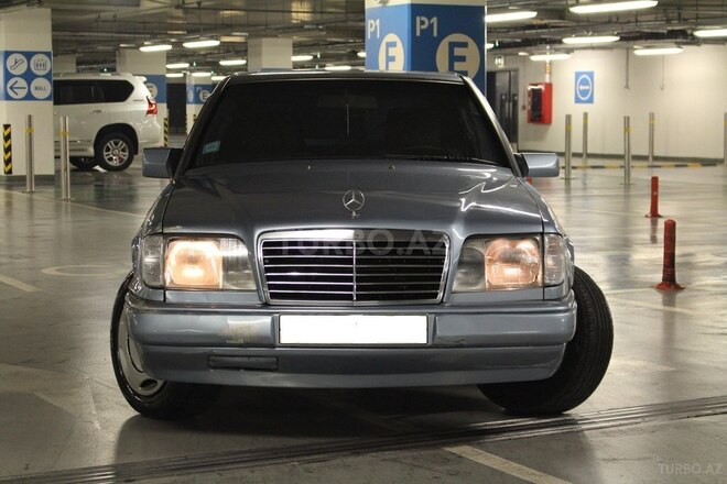 Mercedes E 300 1986, 425,000 km - 3.0 l - Bakı