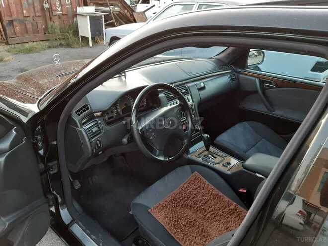 Mercedes E 240 2000, 334,000 km - 2.6 l - Bakı