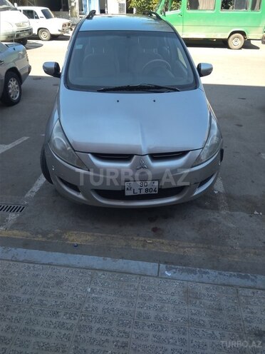 Mitsubishi Grandis 2003, 250,000 km - 2.5 л - Biləsuvar