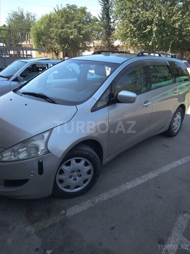 Mitsubishi Grandis 2003, 250,000 km - 2.5 л - Biləsuvar