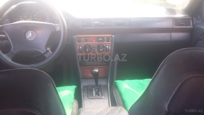 Mercedes E 250 1992, 289,000 km - 2.5 l - Bakı