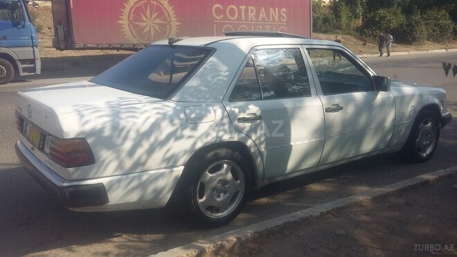 Mercedes E 250 1992, 289,000 km - 2.5 l - Bakı