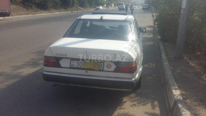 Mercedes E 250 1992, 289,000 km - 2.5 l - Bakı