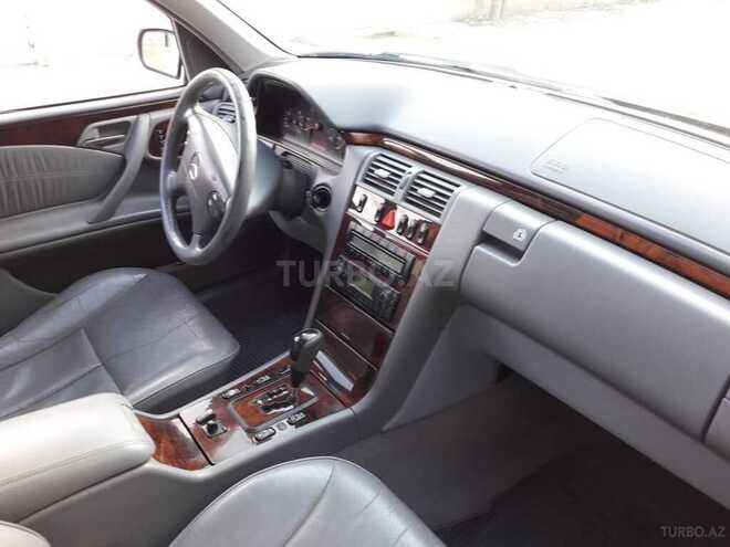 Mercedes E 320 2001, 321,322 km - 3.2 l - Xaçmaz