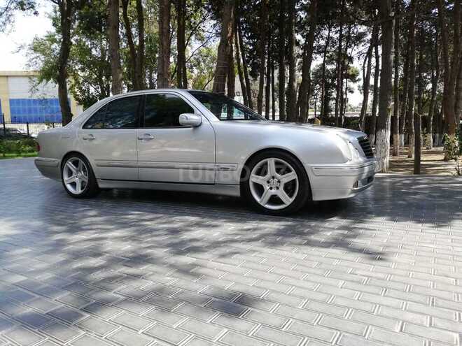 Mercedes E 240 2000, 218,000 km - 2.6 l - Bakı