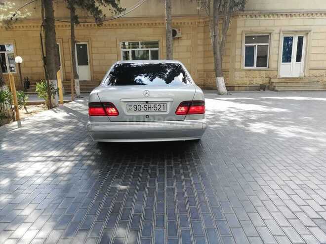 Mercedes E 240 2000, 218,000 km - 2.6 l - Bakı