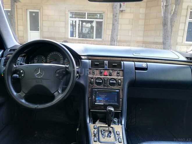 Mercedes E 240 2000, 218,000 km - 2.6 l - Bakı