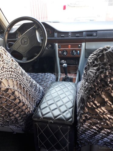 Mercedes E 200 1990, 420,000 km - 2.0 l - Bakı