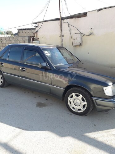 Mercedes E 200 1990, 420,000 km - 2.0 l - Bakı