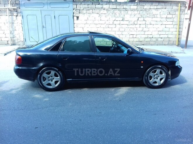 Audi A4 1995, 261,400 km - 2.6 l - Bakı