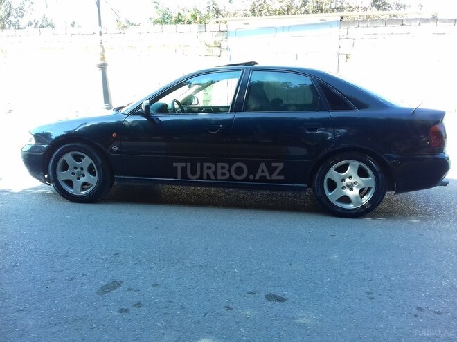 Audi A4 1995, 261,400 km - 2.6 l - Bakı