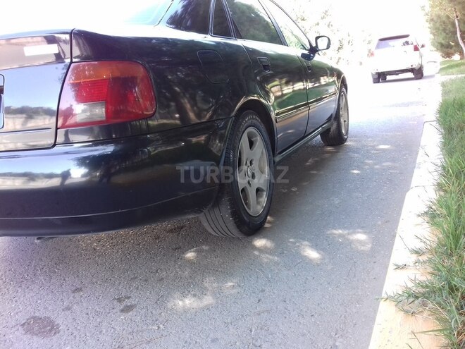 Audi A4 1995, 261,400 km - 2.6 l - Bakı