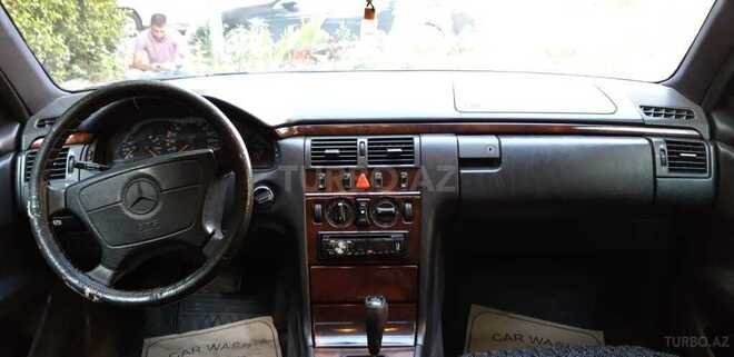 Mercedes E 230 1996, 214,676 km - 2.3 l - Bakı