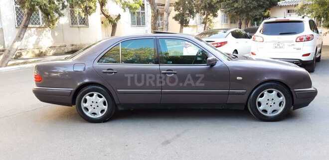 Mercedes E 230 1996, 214,676 km - 2.3 l - Bakı