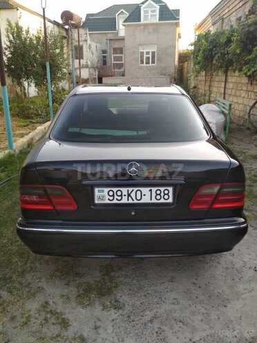 Mercedes E 280 2000, 290,000 km - 2.8 l - Bakı