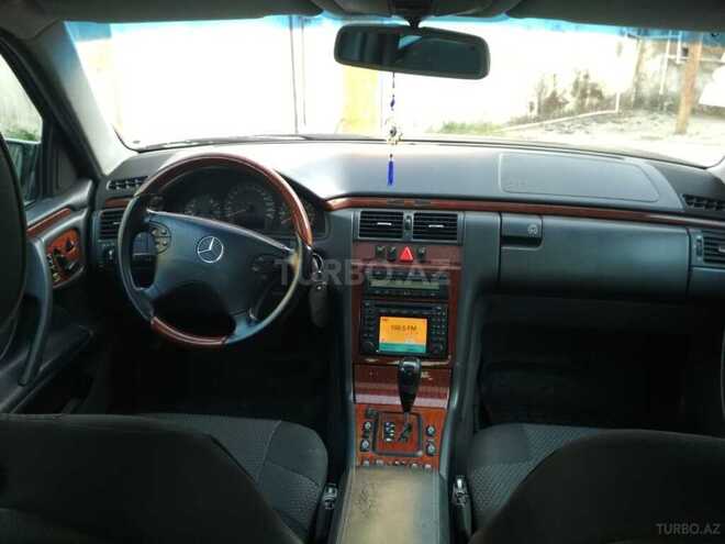 Mercedes E 280 2000, 290,000 km - 2.8 l - Bakı