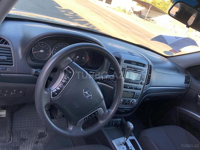 Hyundai Santa Fe 2011, 261,000 km - 2.4 l - Quba