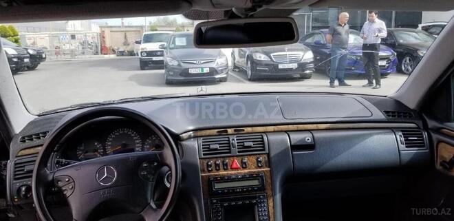 Mercedes E 320 2000, 499,000 km - 3.2 l - Bakı