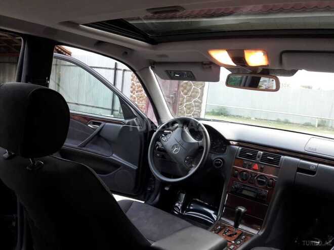 Mercedes E 220 2000, 489,000 km - 2.2 л - Bakı