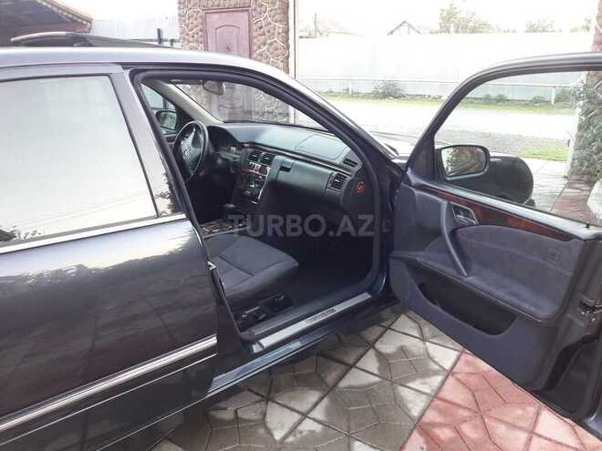Mercedes E 220 2000, 489,000 km - 2.2 л - Bakı