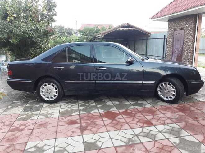Mercedes E 220 2000, 489,000 km - 2.2 л - Bakı