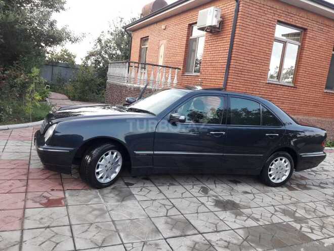 Mercedes E 220 2000, 489,000 km - 2.2 л - Bakı