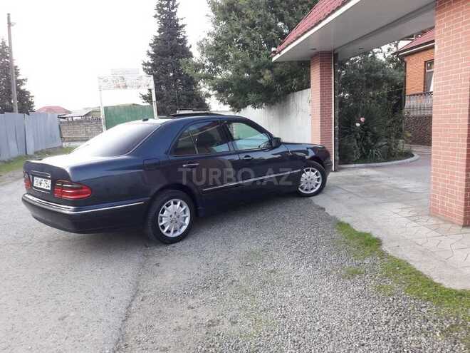 Mercedes E 220 2000, 489,000 km - 2.2 л - Bakı
