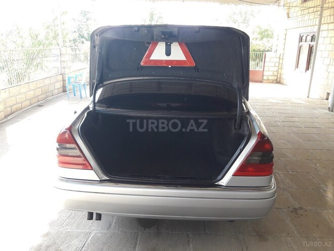 Mercedes C 220 1993, 412,375 km - 2.2 l - Salyan