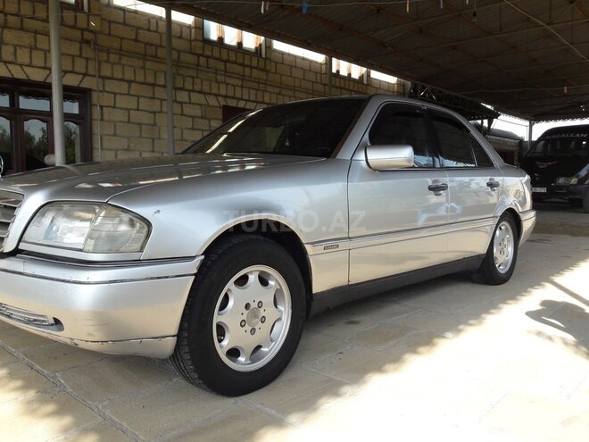 Mercedes C 220 1993, 412,375 km - 2.2 l - Salyan