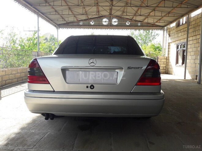 Mercedes C 220 1993, 412,375 km - 2.2 l - Salyan