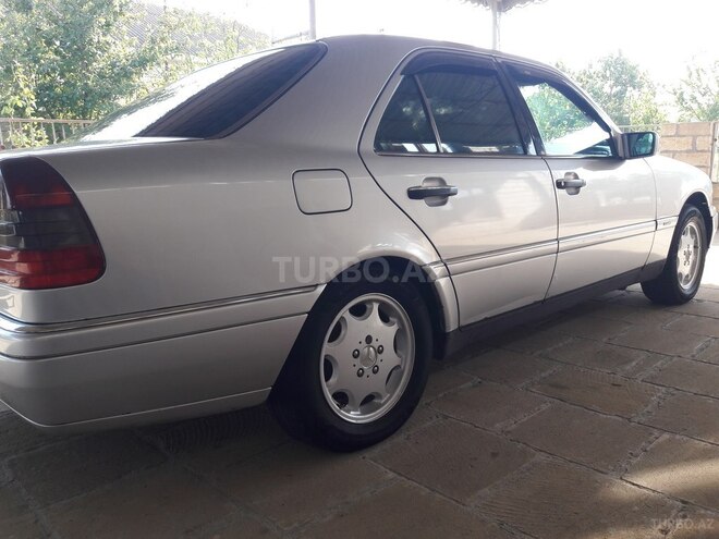Mercedes C 220 1993, 412,375 km - 2.2 l - Salyan