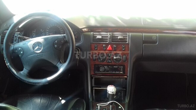 Mercedes E 220 2002, 346,500 km - 2.2 l - Quba