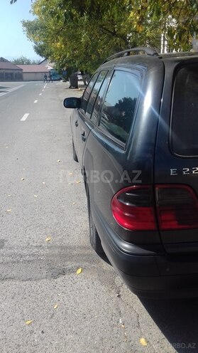 Mercedes E 220 2002, 346,500 km - 2.2 l - Quba