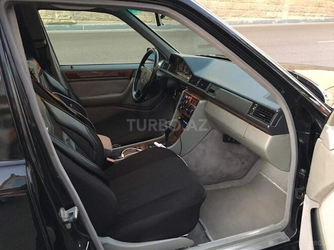 Mercedes E 220 1993, 400,000 km - 2.2 l - Bakı