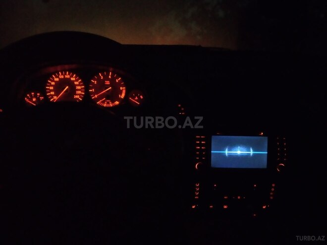 BMW 525 1999, 300,000 km - 2.5 л - Sumqayıt