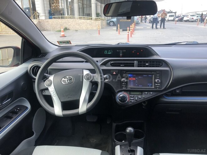 Toyota Prius C 2012, 121,000 km - 1.5 л - Bakı