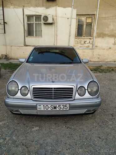 Mercedes E 240 1998, 221,360 km - 2.4 l - Bakı
