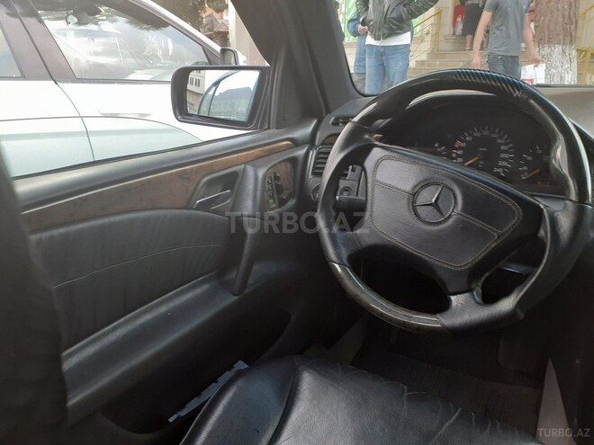 Mercedes E 230 1996, 246,000 km - 2.3 l - Bakı