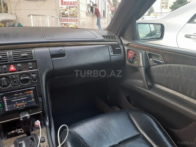 Mercedes E 230 1996, 246,000 km - 2.3 l - Bakı