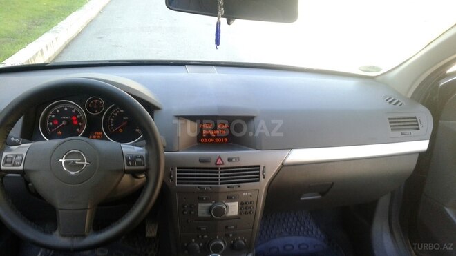 Opel Astra 2007, 211,790 km - 1.4 l - Şəki