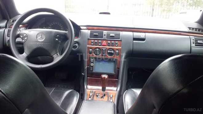 Mercedes E 240 2000, 268,000 km - 2.4 l - Bakı