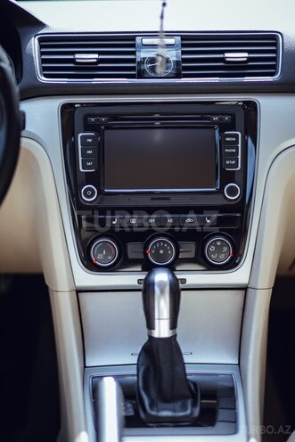 Volkswagen Passat 2012, 128,023 km - 2.5 l - Bakı