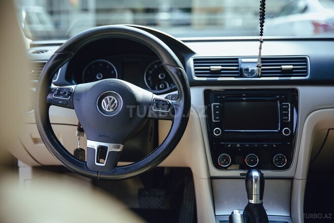 Volkswagen Passat 2012, 128,023 km - 2.5 l - Bakı