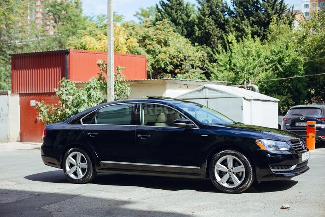 Volkswagen Passat 2012, 128,023 km - 2.5 l - Bakı