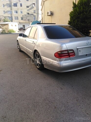 Mercedes E 240 2000, 285,000 km - 2.4 л - Göyçay