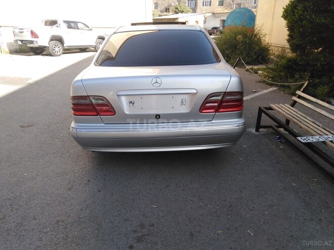 Mercedes E 240 2000, 285,000 km - 2.4 л - Göyçay