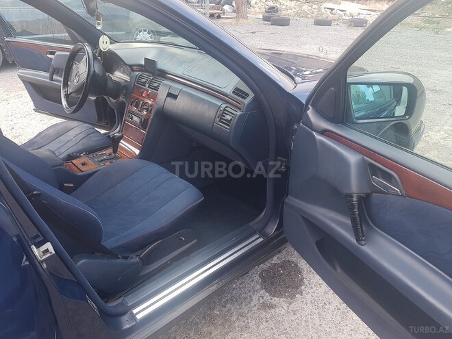 Mercedes E 200 1995, 432,540 km - 2.0 l - Bakı