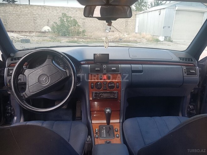 Mercedes E 200 1995, 432,540 km - 2.0 l - Bakı