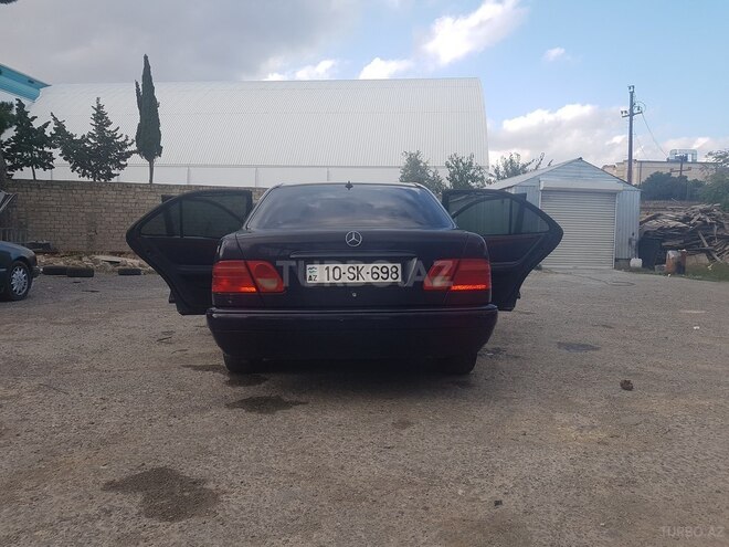 Mercedes E 200 1995, 432,540 km - 2.0 l - Bakı