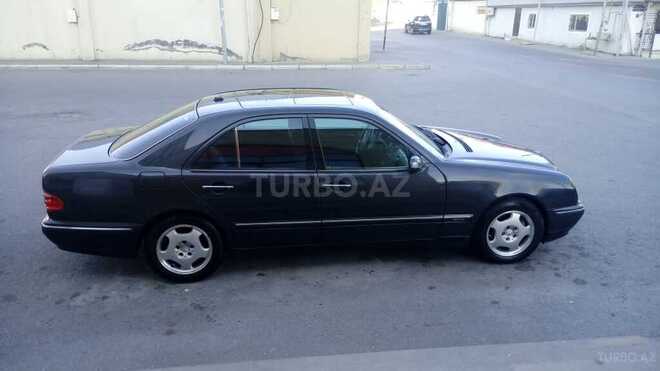 Mercedes E 320 1999, 281,000 km - 3.2 л - Bakı